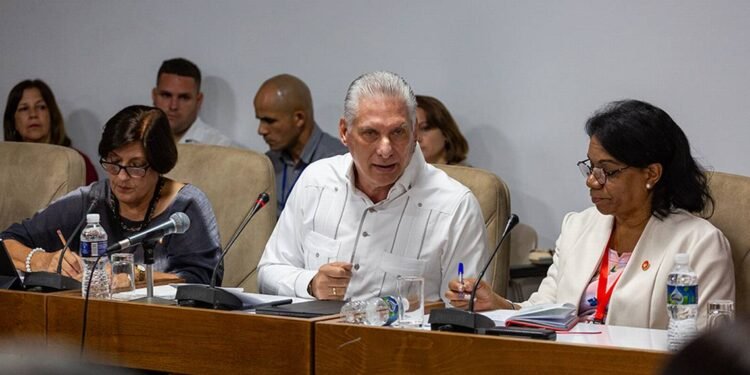 Ministra afirma que en Cuba no hay mendigos, solo personas ‘disfrazadas de mendigos’