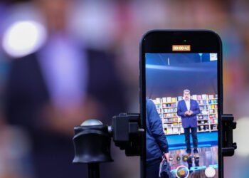 Maduro busca en China reforzar su laboratorio de propaganda con desarrollo de una IA