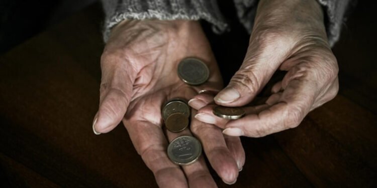 Los desafíos de los adultos mayores que viven solos en Venezuela