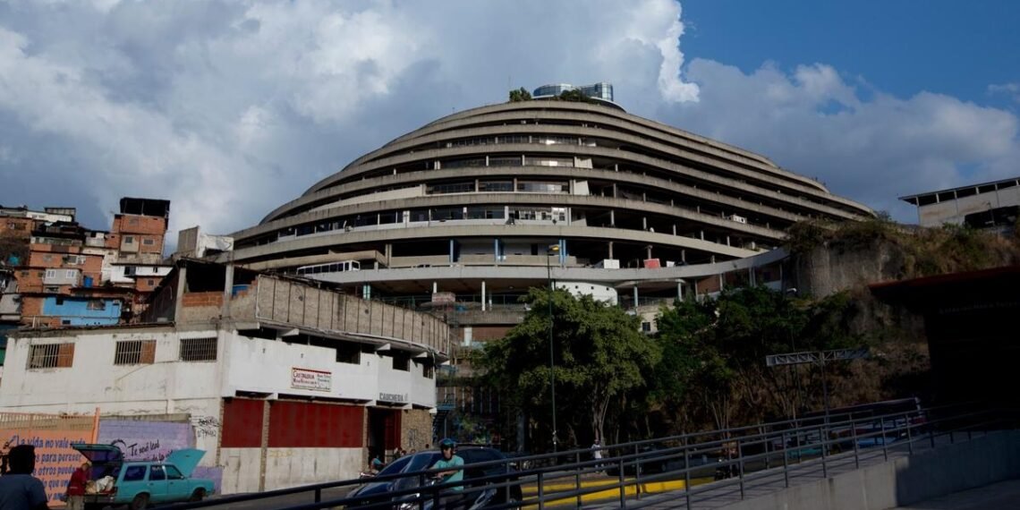 Régimen chavista silencia y castiga: Presos políticos «sufren las de Caín» en El Helicoide