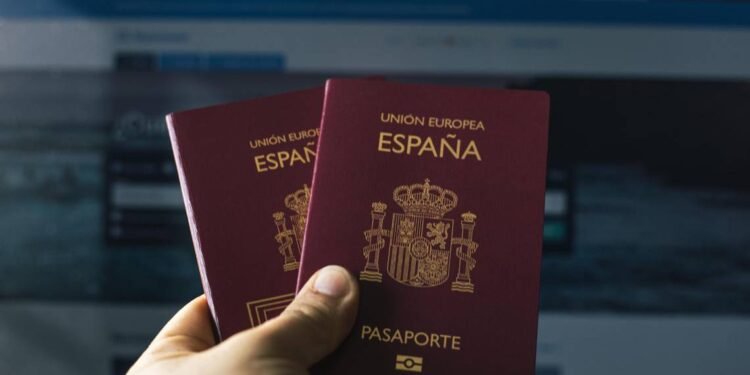 Buenas noticias para cubanos: Un nuevo llamado para el pasaporte español te puede favorecer
