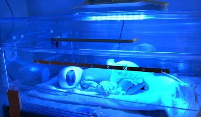 Fiscalía de Ecuador investiga la muerte de 12 bebés recién nacidos en hospital de Guayaquil