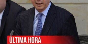 Justicia de Colombia ordena la libertad del expresidente Uribe mientras apela condena