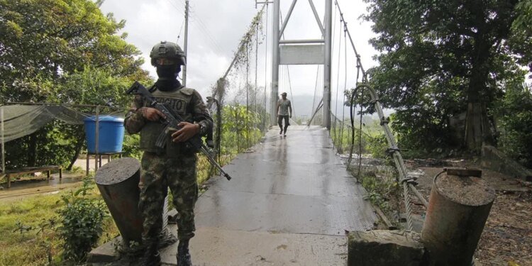 Petro redobla la militarización del lado colombiano de la frontera con Venezuela  