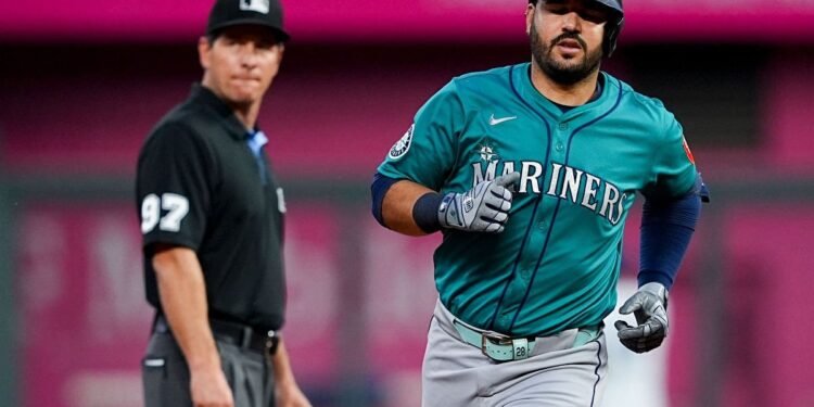 ¿Lo logrará? Eugenio Suárez quiere ser el primer venezolano en realizar esta hazaña