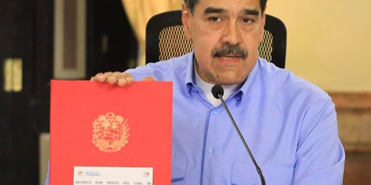 Maduro declararía estado de conmoción exterior ante cerco militar de EEUU