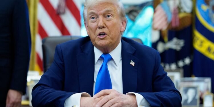 Trump anunció que atacaron otra embarcación en el mar Caribe