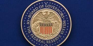 Fed recorta tasas por primera vez en 2025 ante debilidad del empleo en EEUU