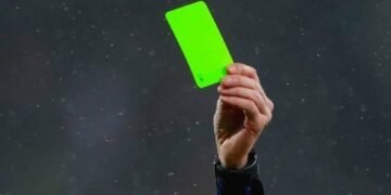 Fifa estrenará la tarjeta verde: de qué se trata esta nueva herramienta que no usarán los árbitros