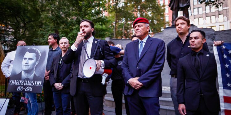 Huida, captura y enigmas del presunto asesino que avivó la llama de la violencia política en Estados Unidos