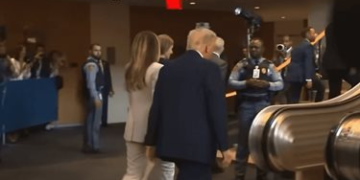 La ONU atribuye el fallo de la escalera mecánica que afectó a Trump a un camarógrafo de su equipo