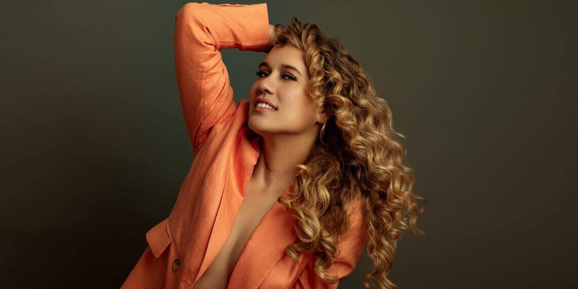 ‘Mi música florece en Miami’. La cantautora cubana Niuver presenta en concierto los temas de ‘Vivir’