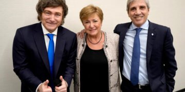 Milei regresa de Estados Unidos más cerca de Trump y con la promesa de un inédito rescate financiero