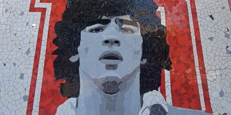 Procesaron a dos hermanas de Maradona por administración fraudulenta de su marca comercial