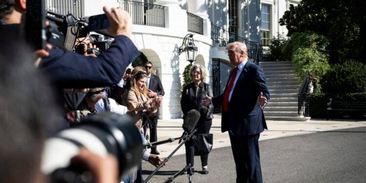 Trump dice que atacaron otra embarcación cerca de las costas de Venezuela