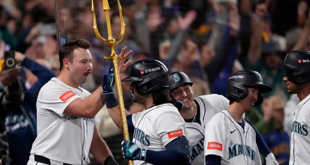 ¡Arepa power! Grand slam de Eugenio Suárez dejó a los Marineros a un paso de la Serie Mundial (VIDEOS)