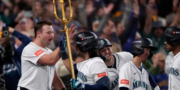 ¡Arepa power! Grand slam de Eugenio Suárez dejó a los Marineros a un paso de la Serie Mundial (VIDEOS)