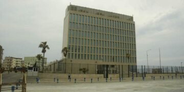 Embajada de EEUU en Cuba congela un servicio clave para cubanos ¿Peligra el futuro de las visas?