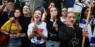 Israel cierra un periodo negro de su historia con el retorno de sus cautivos: “Por fin podremos respirar”