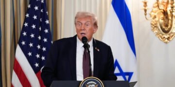 Trump pide a Israel que ponga fin “de inmediato” a los bombardeos en Gaza
