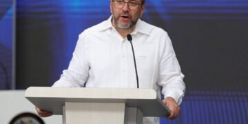 Yván Gil desató su ira contra canciller de Israel por vincular al régimen chavista con Hezbolá y Hamás