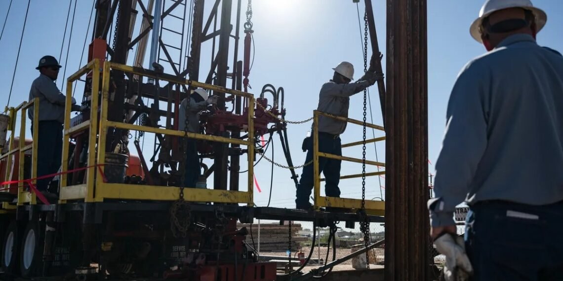 Bloomberg: El petróleo sube tras la orden de Trump de bloquear petroleros en Venezuela