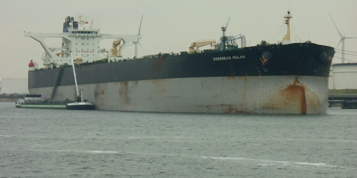 «Persecución activa»: El petrolero sancionado Bella 1 evadió a la Guardia Costera de EEUU y se dio a la fuga