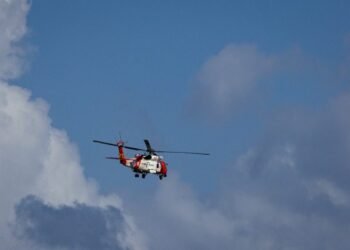 WSJ: Guardia Costera de EEUU rastrea un petrolero fugitivo vinculado a Irán y Venezuela