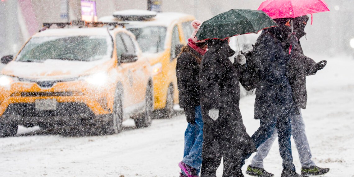 Caos aéreo en EEUU: tormenta invernal provoca el mayor número de vuelos cancelados desde 2020