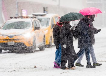 Caos aéreo en EEUU: tormenta invernal provoca el mayor número de vuelos cancelados desde 2020