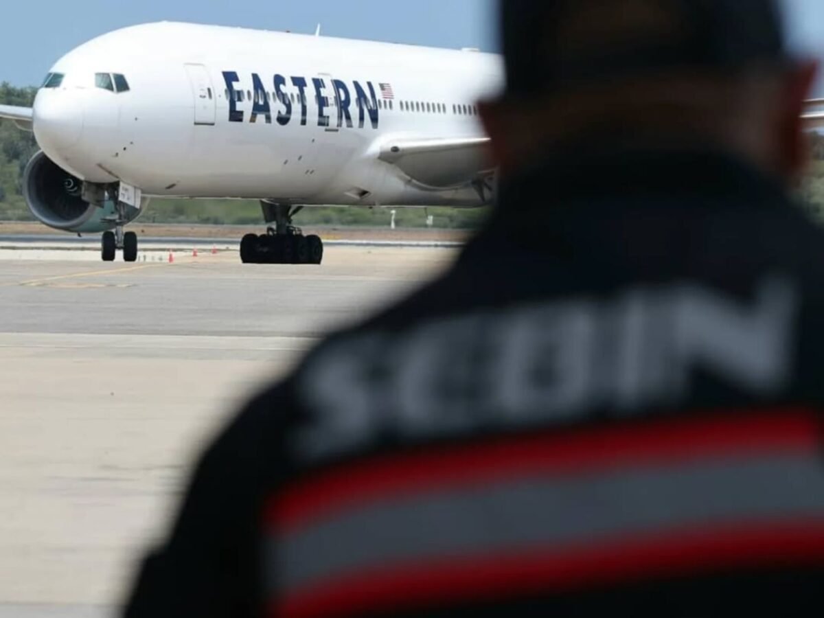 Arribó un vuelo con 259 migrantes repatriados desde Estados Unidos