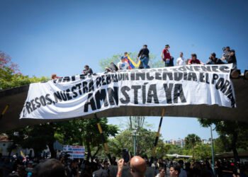 En Caracas los estudiantes impulsaron un canto infinito de paz por el Día de la Juventud