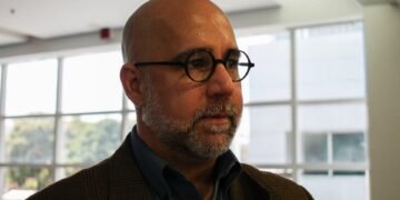 El «balde de agua fría» de Gonzalo Himiob a Delcy Rodríguez tras excluir a militares de la Ley de Amnistía