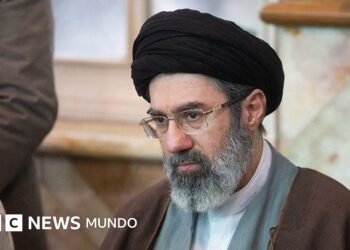 Irán desafía a Trump al elegir a Mojtaba Jameneí para suceder a su padre como líder supremo de la República Islámica