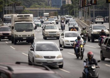 ¿Cuánto dinero necesitan los venezolanos para mantenerse en el país?