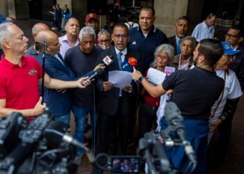 Defensora del Pueblo se comprometió a revisar denuncias de familiares de presos políticos y visitar cárceles